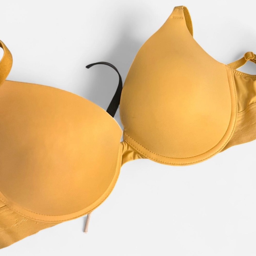 selling as 2- victoria secret bras